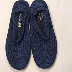 Spring Step Navy Tender Flats Sz 9